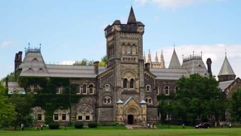 Becas para estudiar en la Universidad Toronto en Canadá